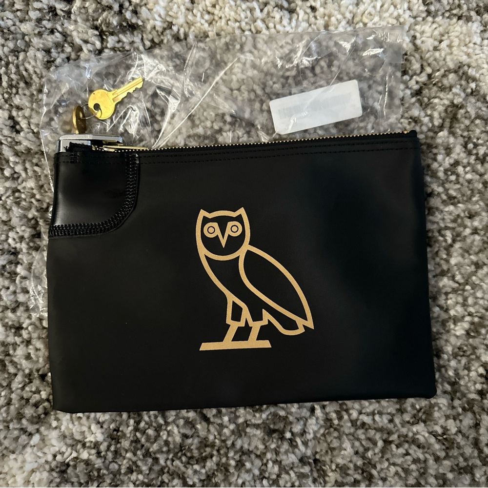 Octobers Very Own OVO Money Bag Brand New